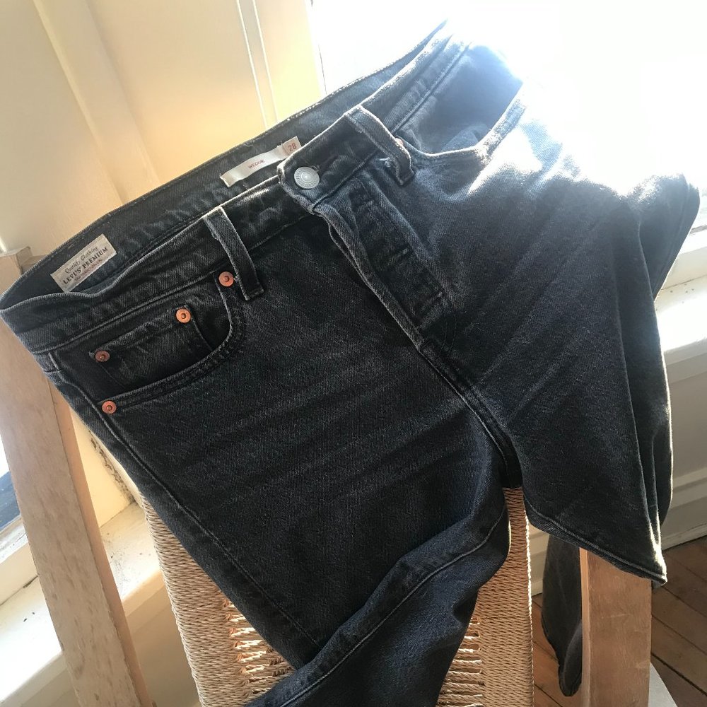 Levi's Wedgie denim jeans size 28 gray